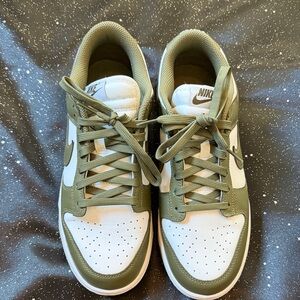 Nike Dunk LowSneakers in Olive and White